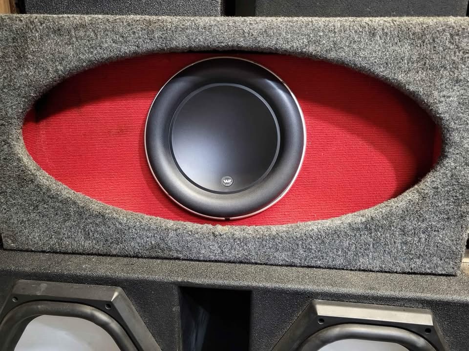 Jl audio W7 HO SUBWOOFER WITH PORTED ENCLOSURE - Image 8